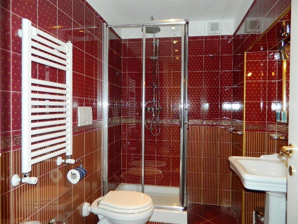 Relais Frattina 2* Roma