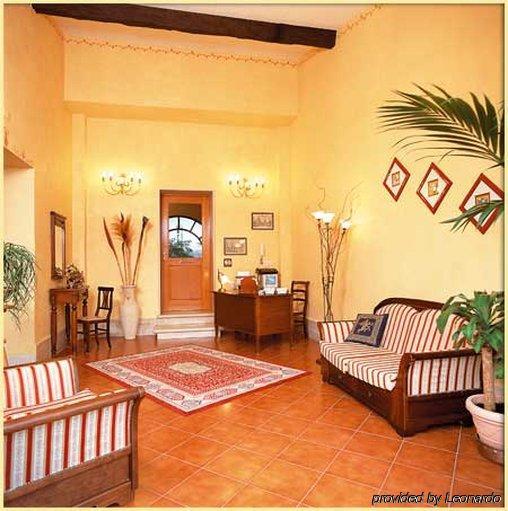 Hotell Casale Dei Massimi 2*