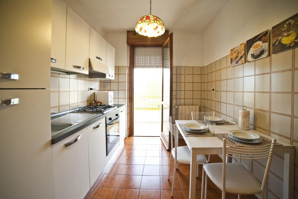 Holidays All'eur Apartamento *