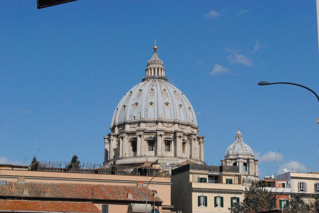 Di Fronte Cupola