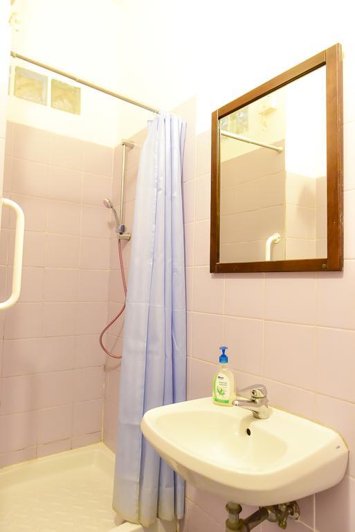 Gasthof Casa Vacanza Frendy - Free Airport Transportation On Arrival If You Book An Apartment Of Minimum 3 Nights And 6 People Rom