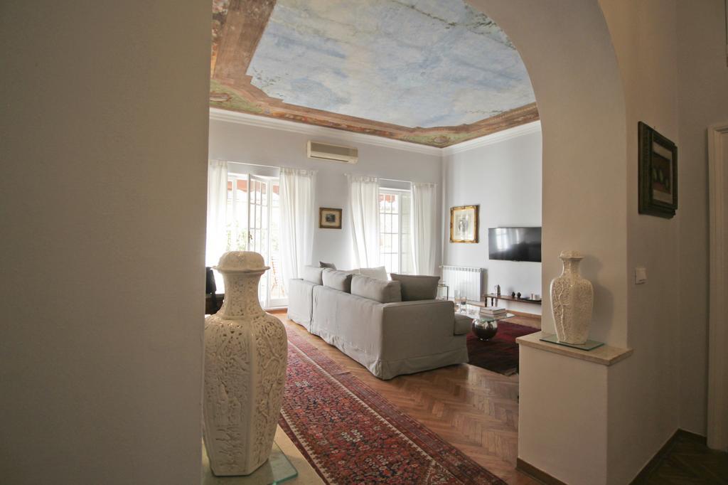 At Penthouse Appartamento