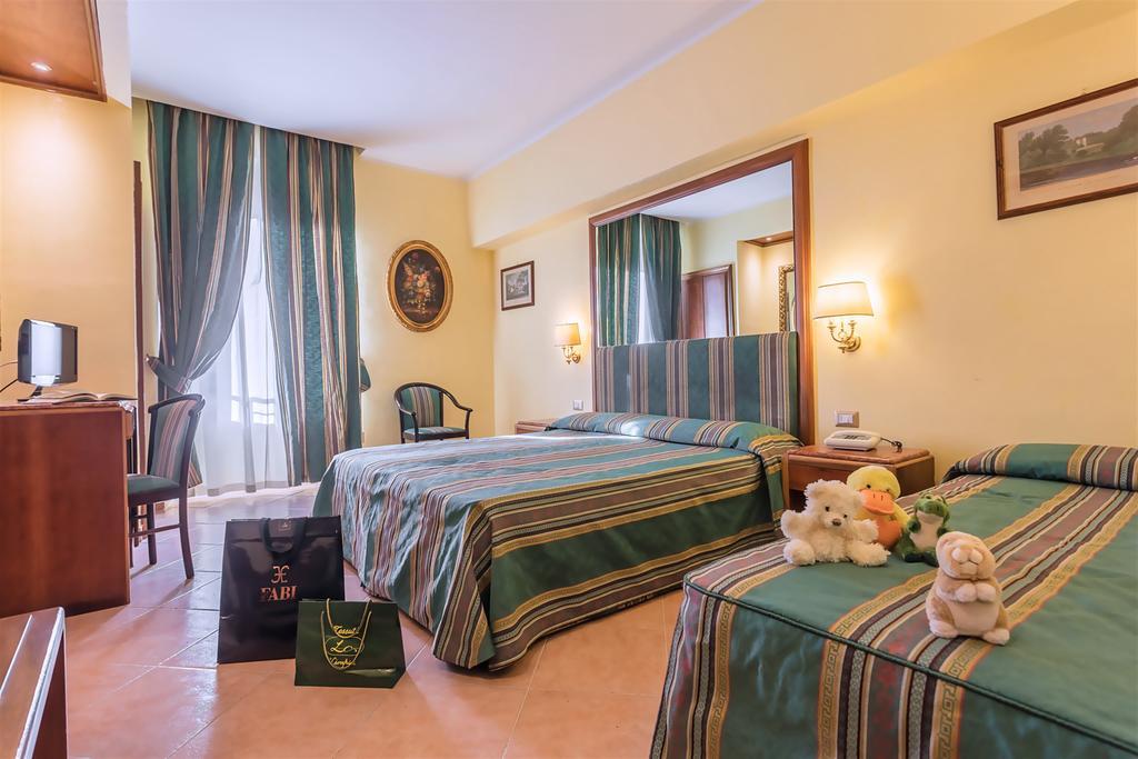 Raeli Floridia Hotel 3*