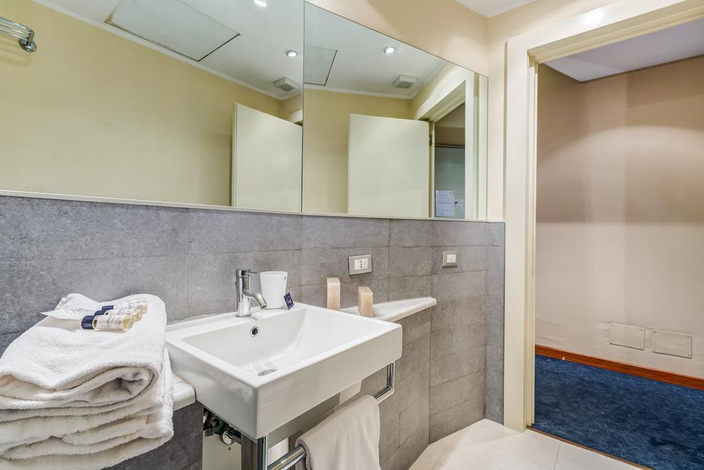 Rovati 3* Roma