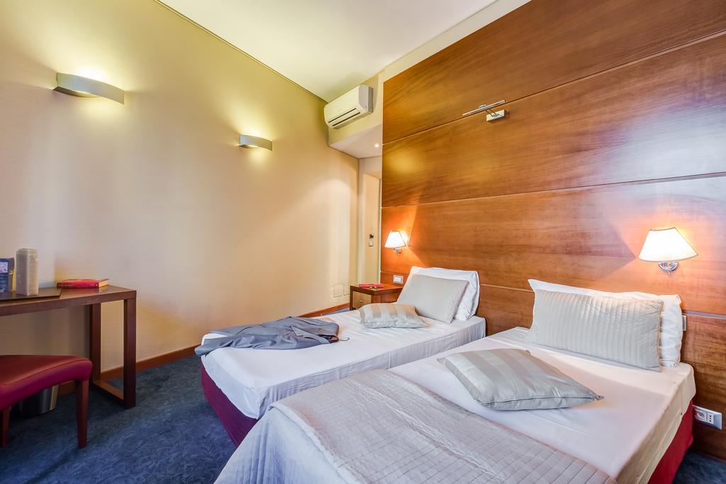 Rovati 3* Roma