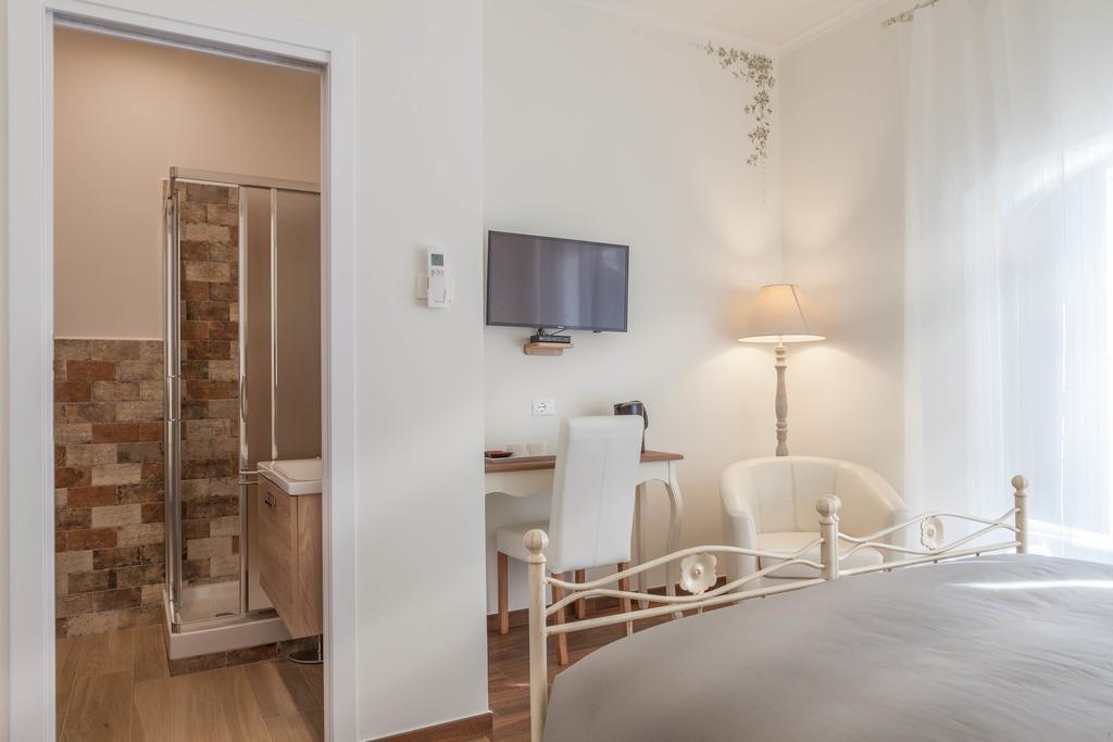 Donna Margherita Suite&rooms Affittacamere 3*