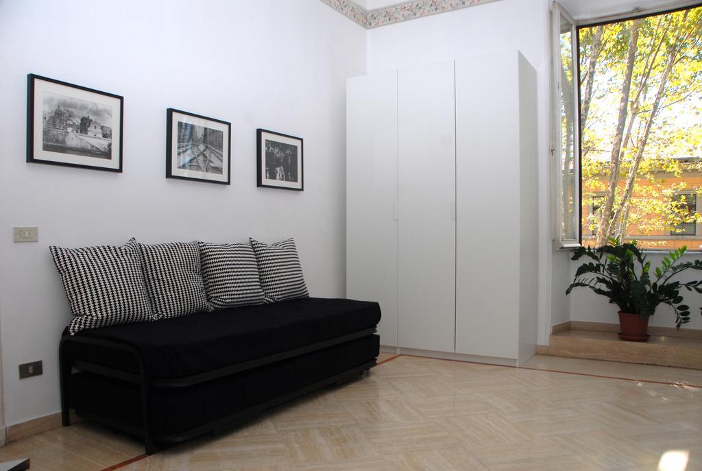 Bianco E Nero Apartment *