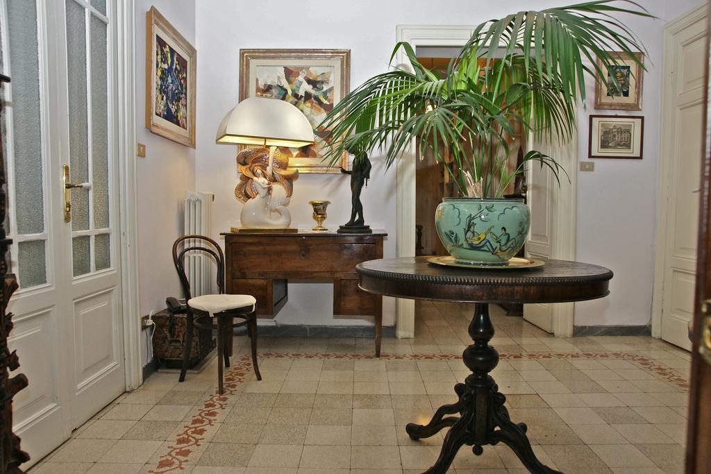 Cagliari House Alojamento de Acomodação e Pequeno-almoço
