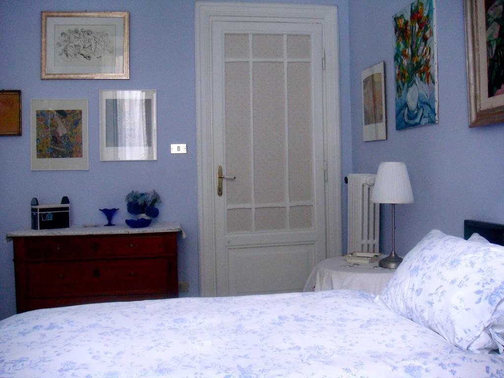 Cagliari House Alojamento de Acomodação e Pequeno-almoço *