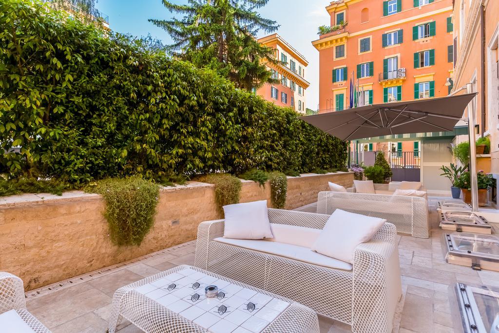 Hotel Domus Carmelitana Rome