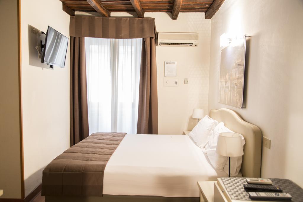 Navona Apartment *