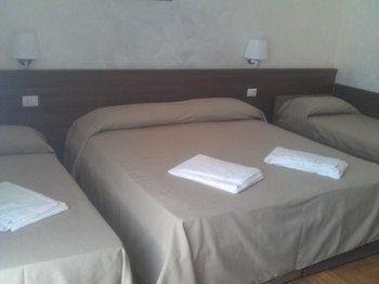 Rome Accommodation Bed and breakfast 2*