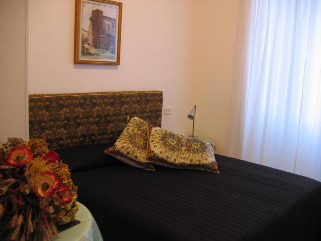 Emily House 3*