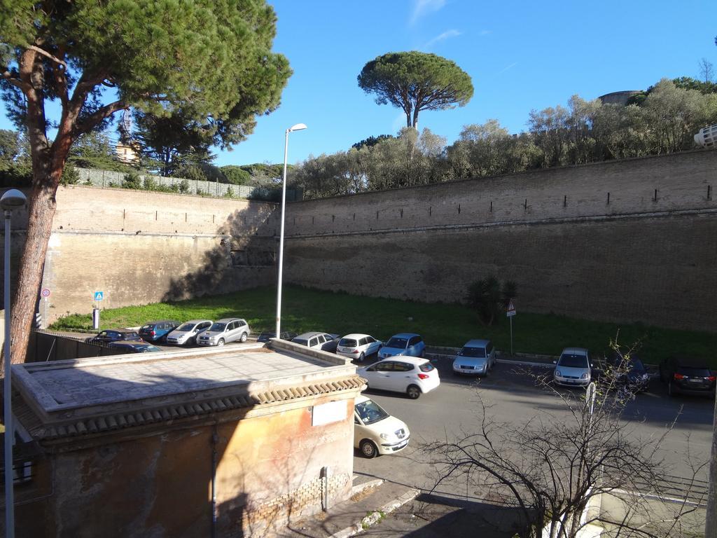 Vatican Happy Holidays Gasthof