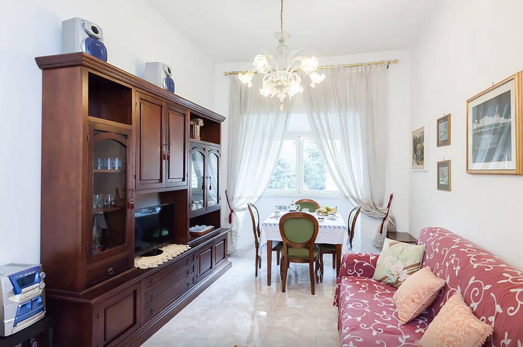 Caterina One O One - Embassy