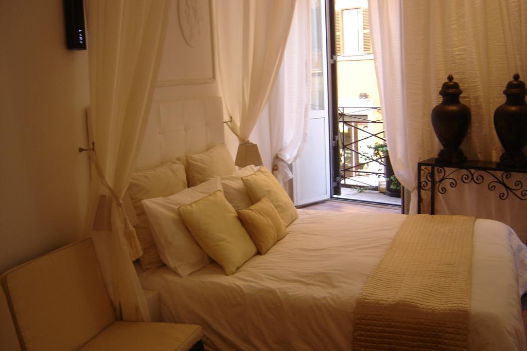 Domus Borgognona Hotel Roma