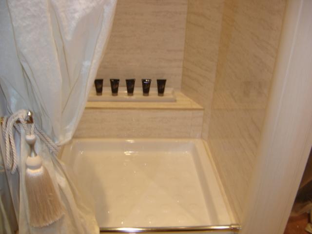 Hotel Domus Borgognona