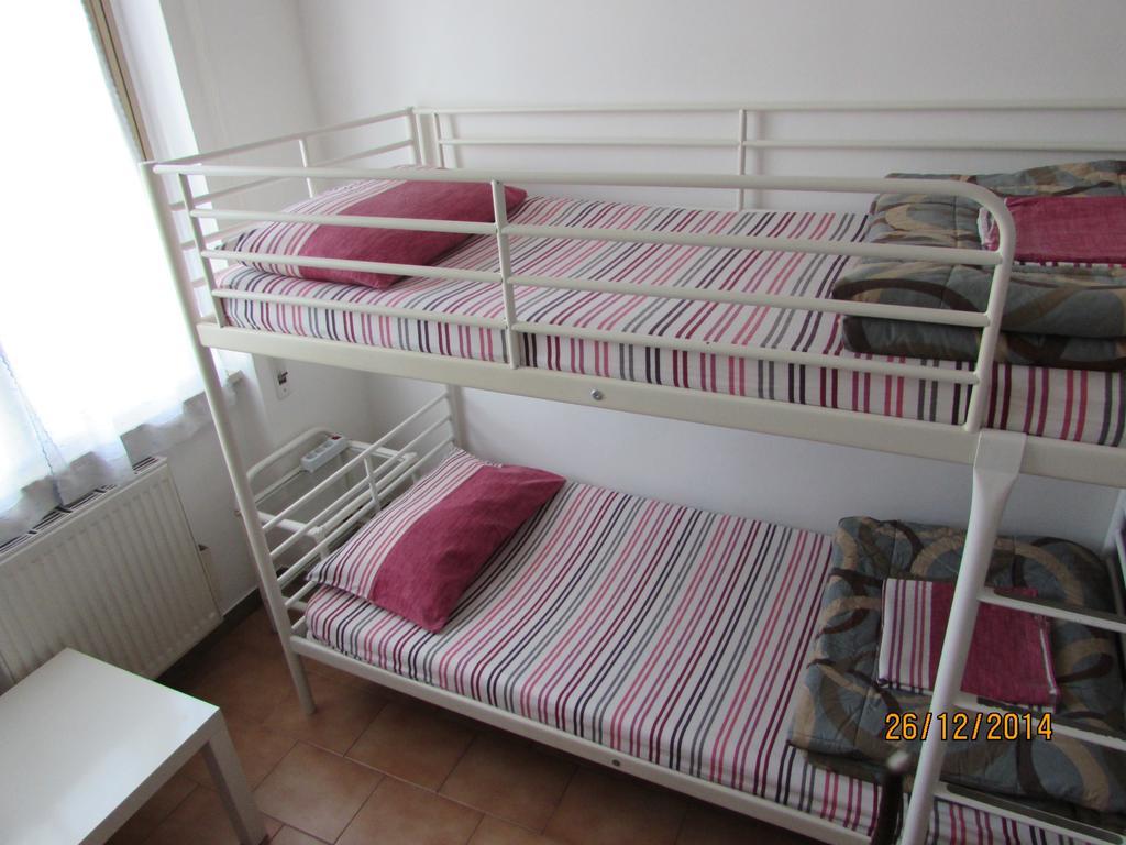 Thousand Sunny Hostal *