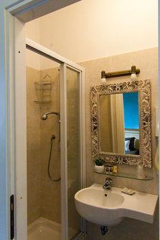 Navona Tower Relais Affittacamere 2*