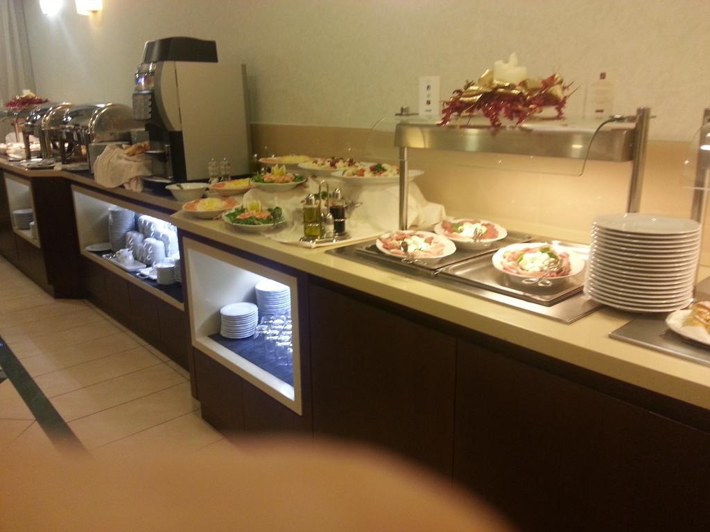 Domus Australia Hotell 4*