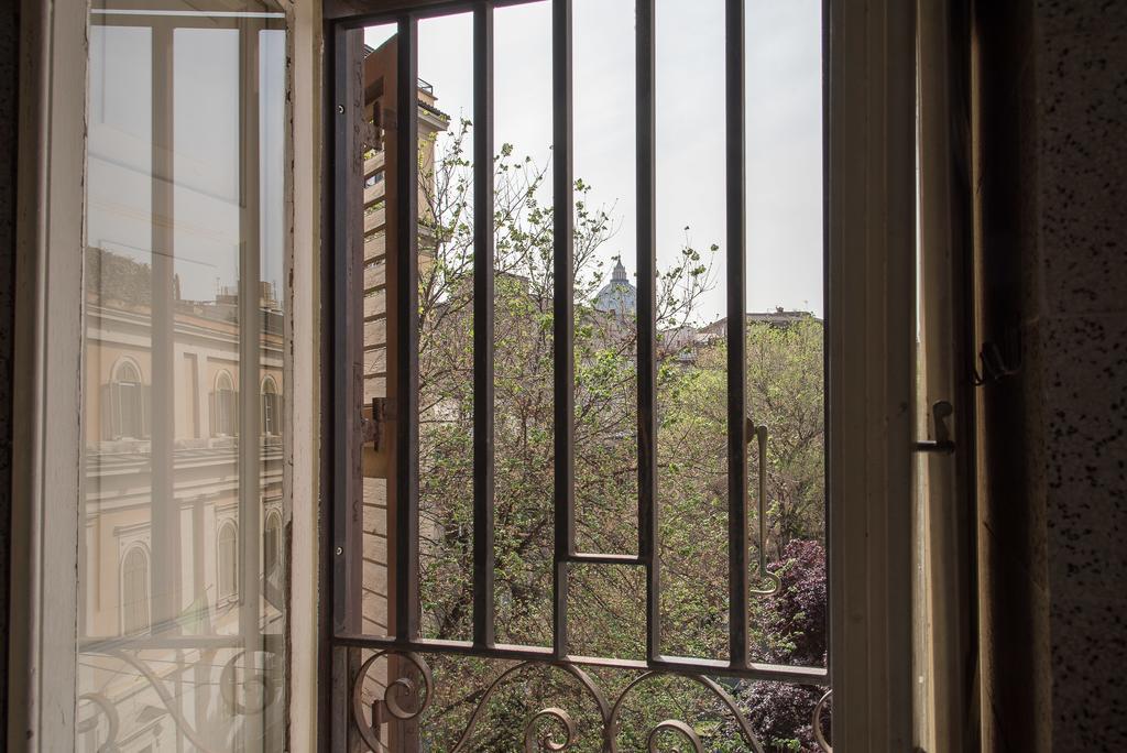 White Borgo * Roma