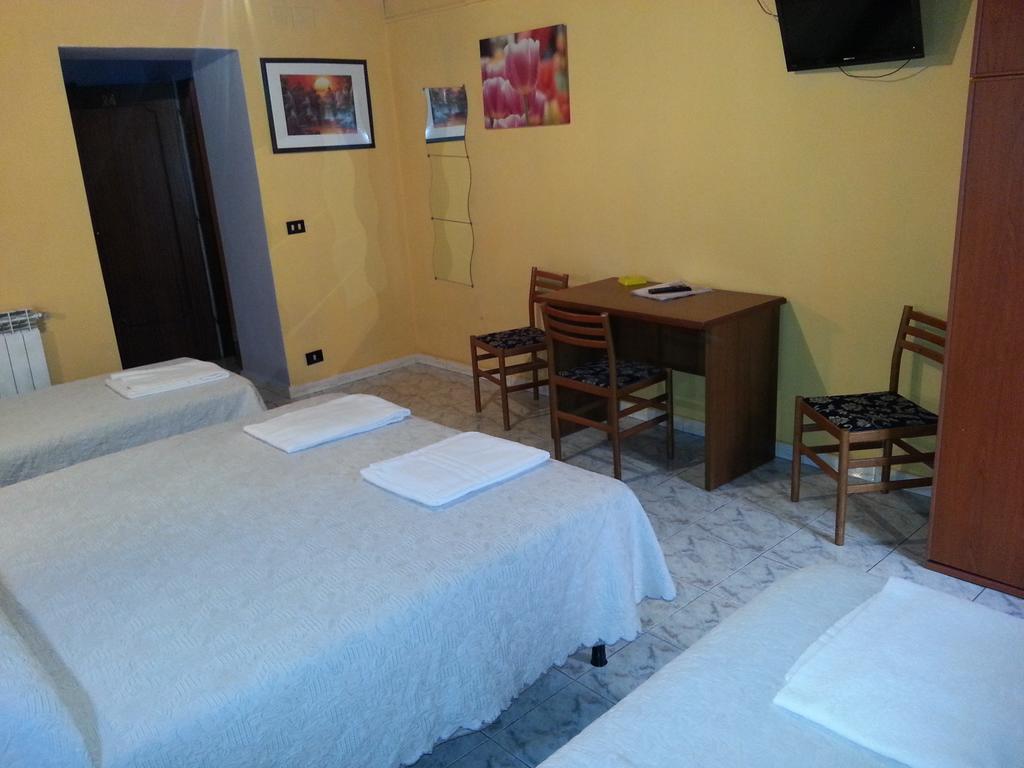 Hotell Roxena House *