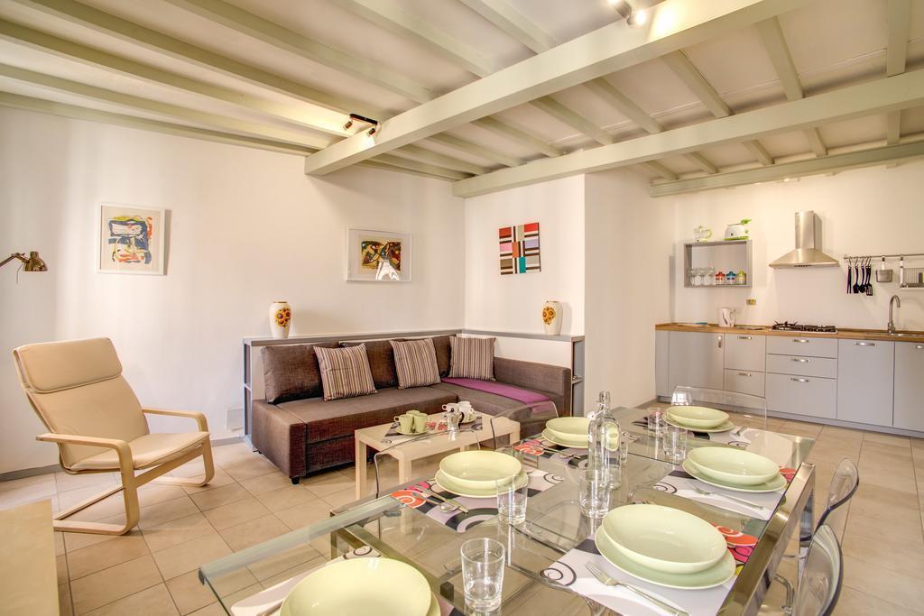 Appartamento Three Bedroom Campo Dei Fiori Roma