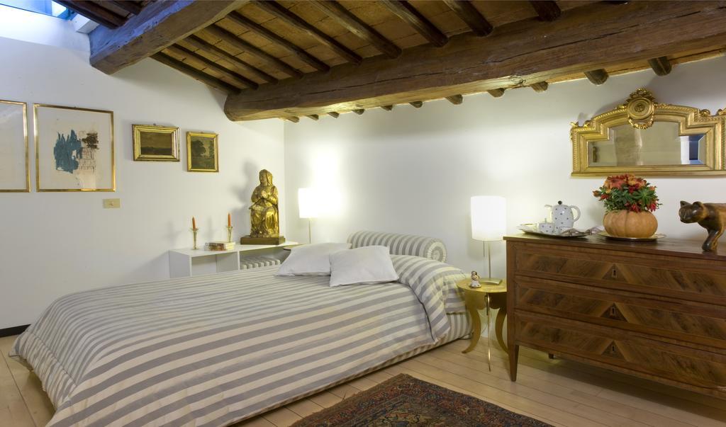 Domus Frattina Bed & Breakfast