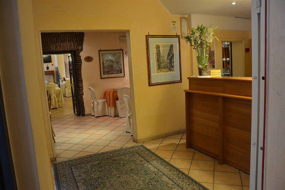 Julia Hotel 3*