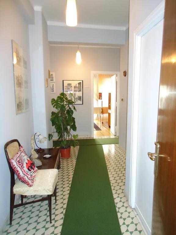 Downtown Deluxe Bed and breakfast *