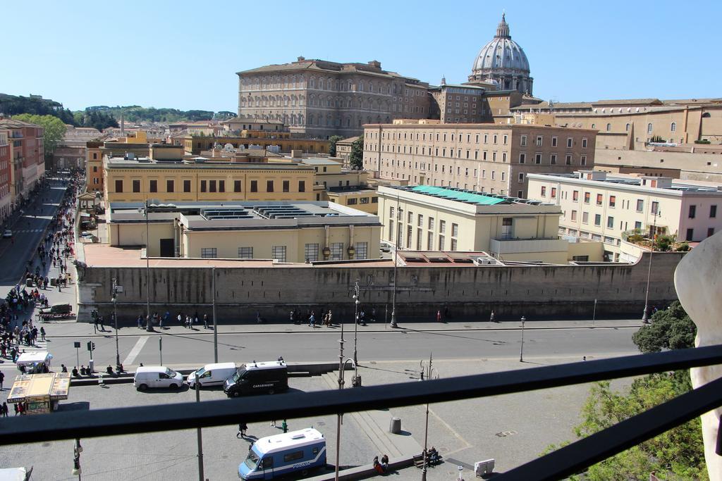La Rosa Del Vaticano