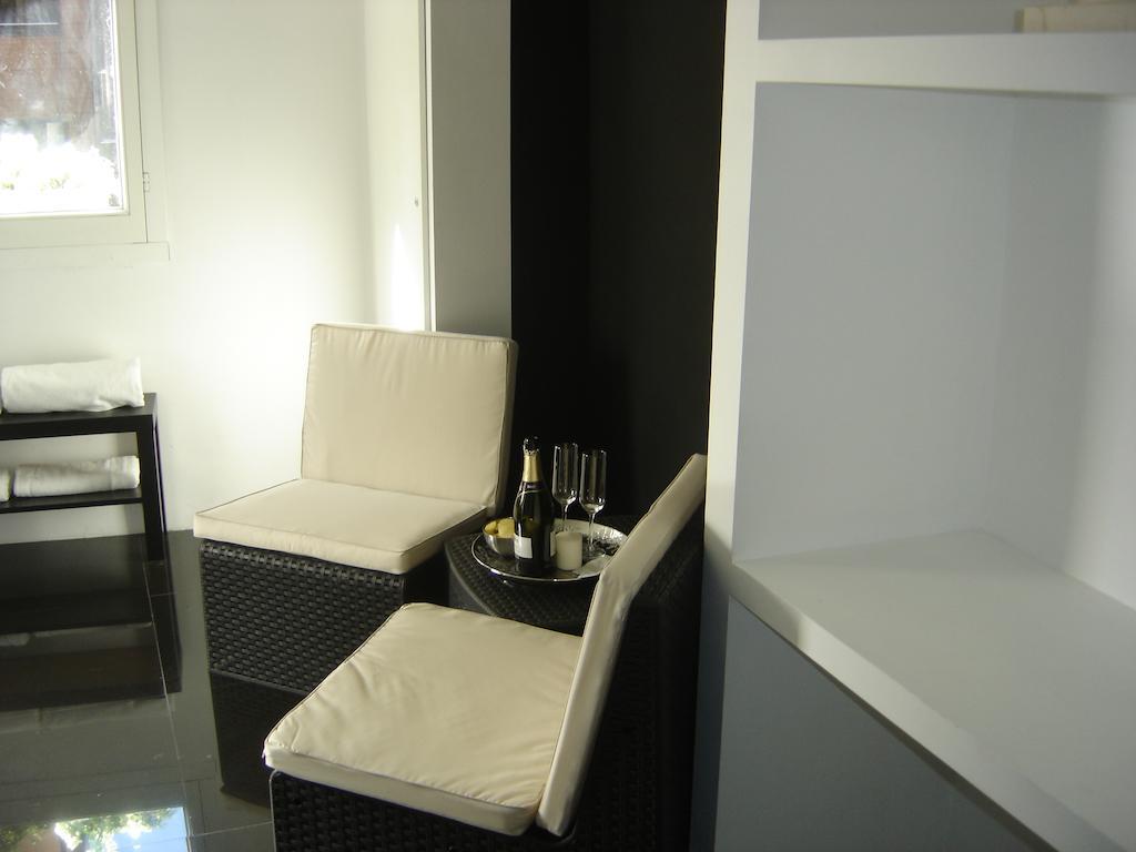 Domus Borgognona Hotel