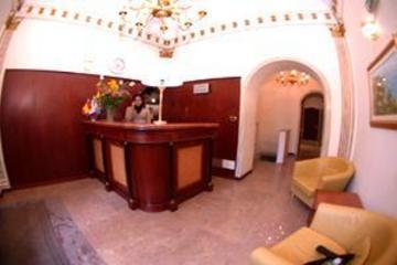 Lella Hotell 2*