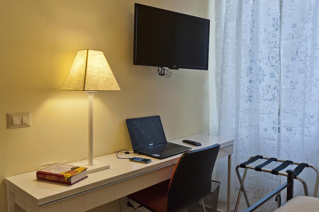 Bed & Breakfast Gloria'S House In Rome 2*
