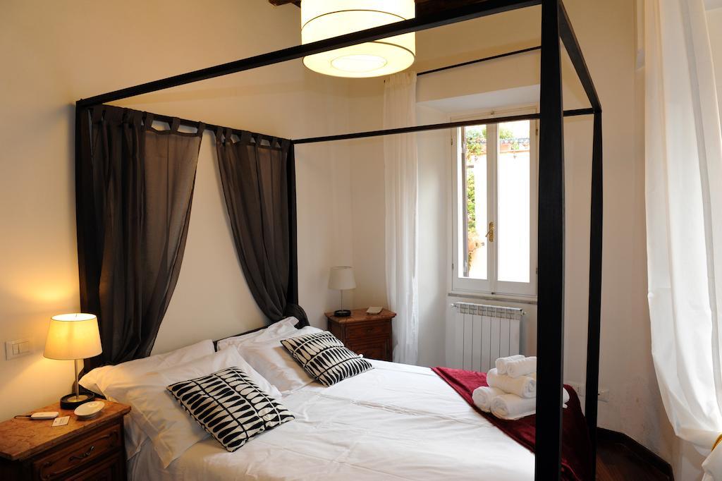 Apartment Lungara *