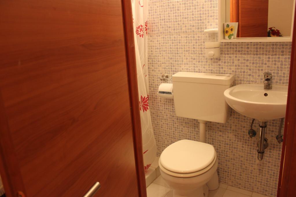 Bed & Breakfast Adone House 2*