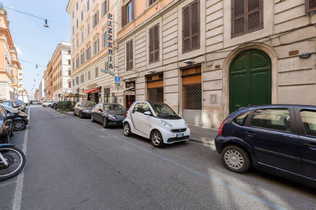 With Terrace Autonomous Roma