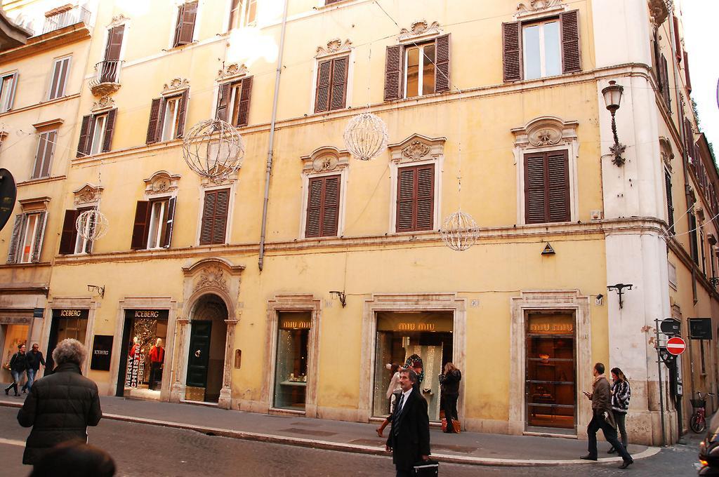 Exclusive A Few Steps From The Spanish Steps