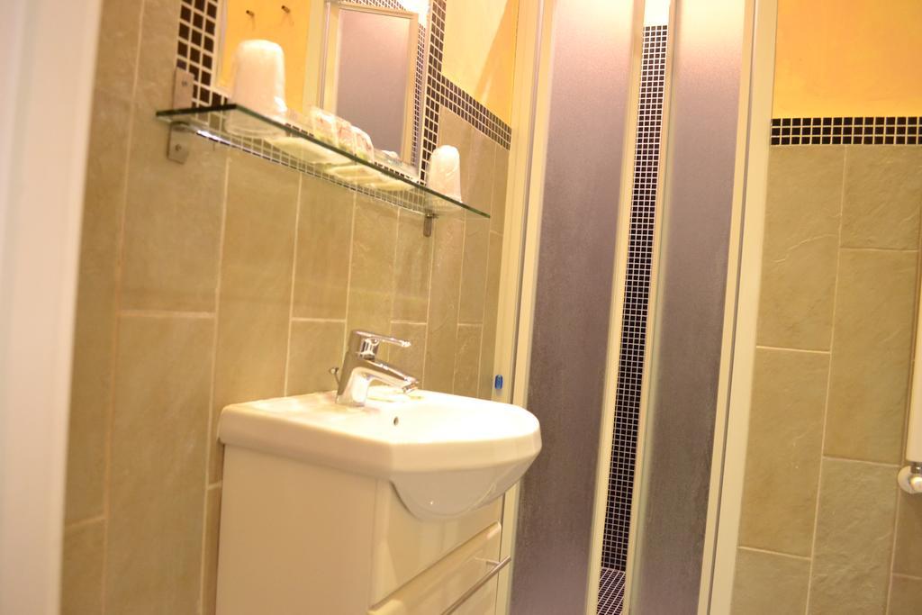 Guest house Tiburtina House 2*