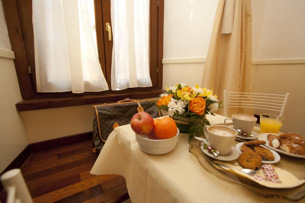 Bed & Breakfast Le Di Via Ottaviano - In Roma