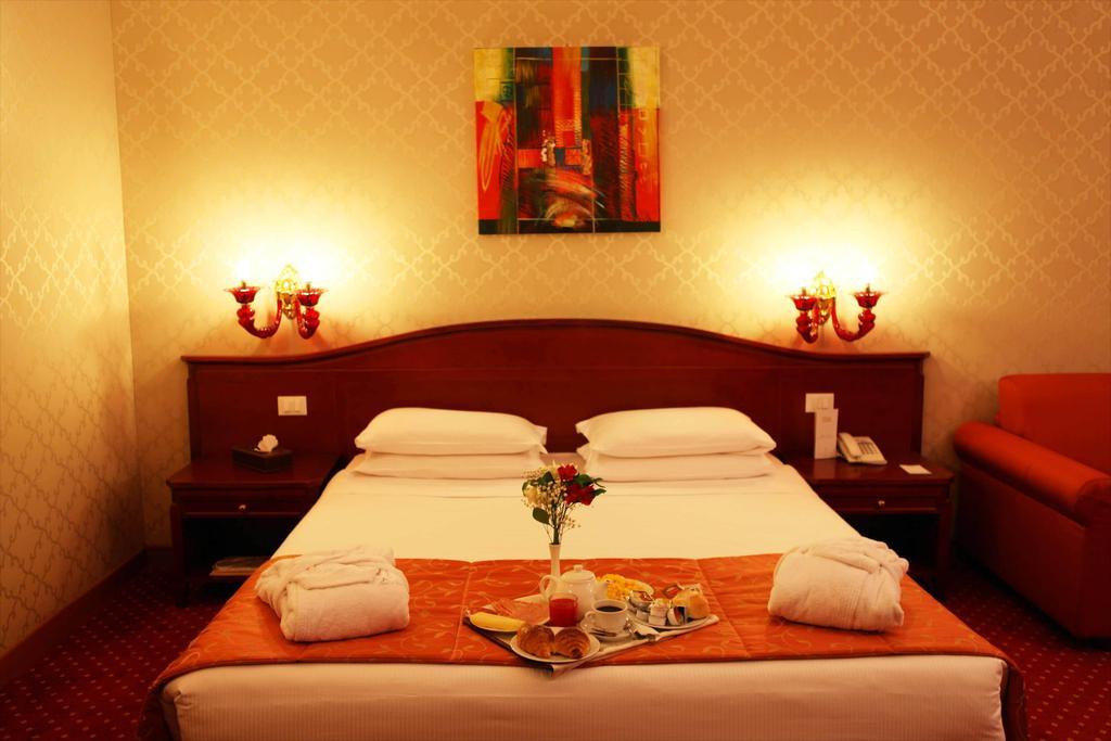 Hotel Augusta Lucilla Palace
