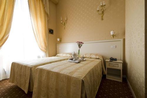 Hotel Domus Borgognona Roma
