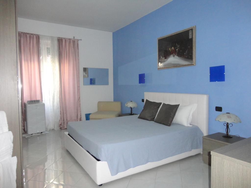 Casa de hóspedes Suites Holiday Rooms *