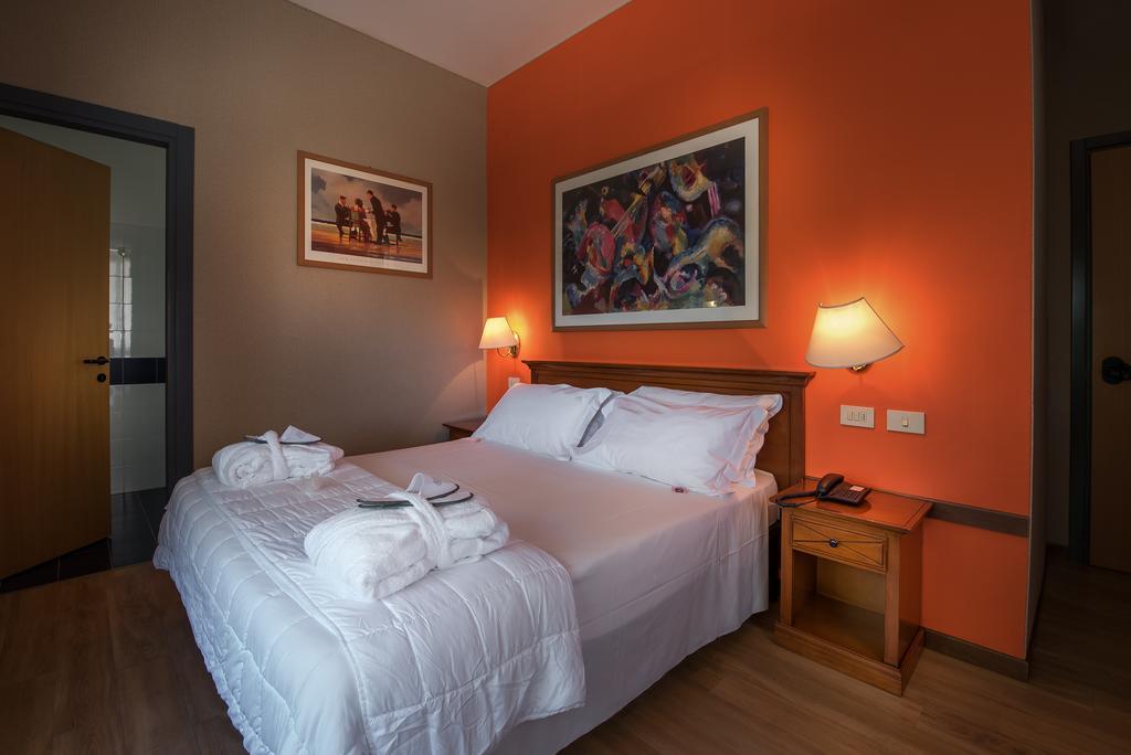 Hotell Eur Parco Dei Pini 3*