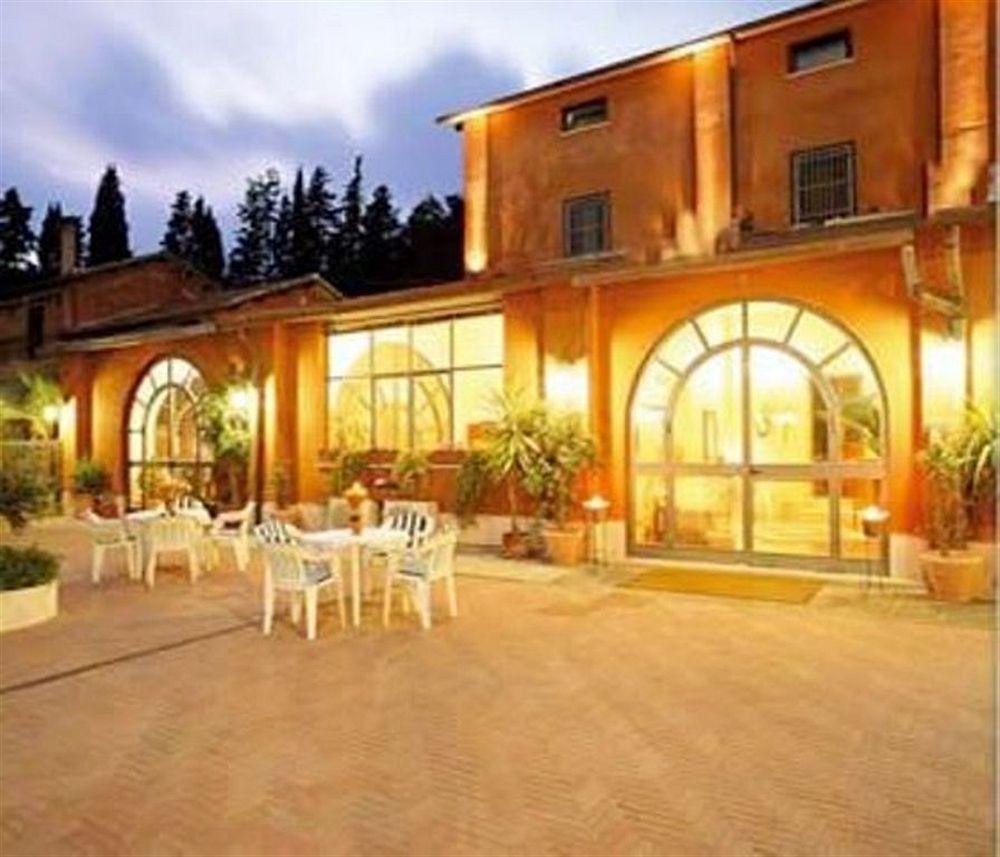 Hotell Casale Dei Massimi 2*