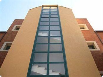 Kaire Hotel 3*