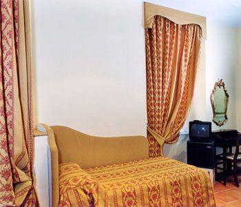 Canova Hotel 3*