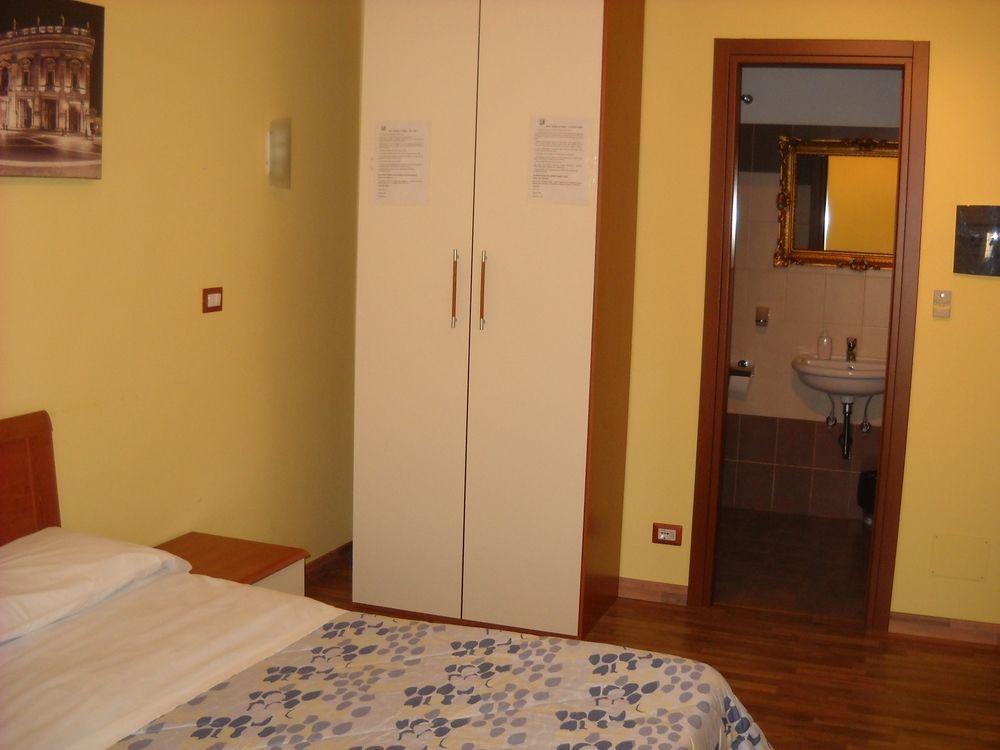 Rome's Holidays Gjestgiverier 2*