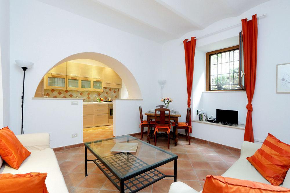 Colosseum Area - Manzoni * Roma