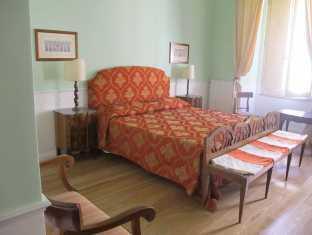 Relais Teatro Argentina Bed & Breakfast 2*